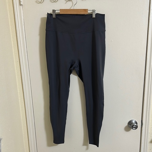 EUC BuffBunny Collection Gray Athletic Leggings - Picture 2 of 5